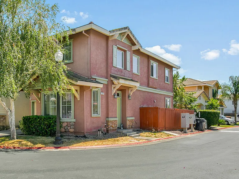 3235 Marrissey Ln — Photo 7