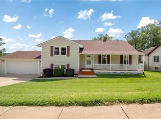 16 Reading Ave, Maryland Heights, MO 63043