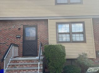 209 Maple Hill Dr, Woodbridge, NJ 07095
