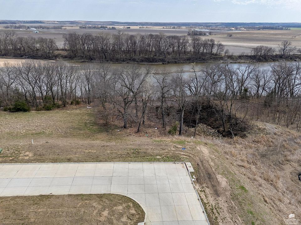 1st image of 304 Sandbar Dr