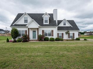 1143 Leaf Ln, Ashland City, TN 37015