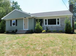 76 Pratt St, Halifax, MA 02338