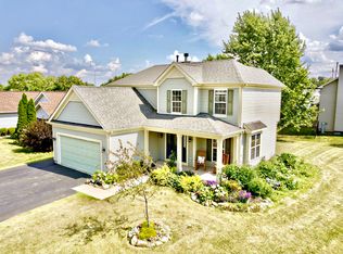 330 Prairie Ridge Dr, Woodstock, IL 60098