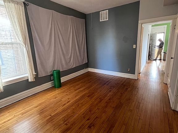3rd image of 2645 W Augusta Blvd APT 2R