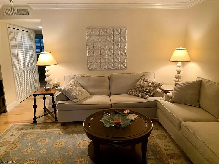 333 Harbour Dr #211 — Photo 5