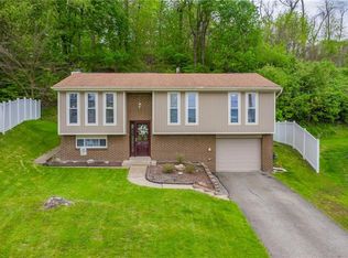 449 Crestview Dr, Pittsburgh, PA 15239