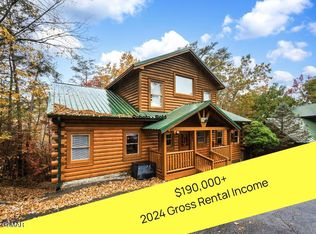 724 Chickasaw Gap Way, Pigeon Forge, TN 37863