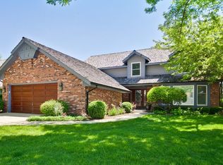836 Paddock Ln, Libertyville, IL