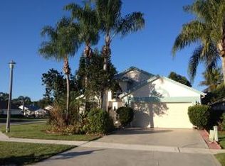 118 Meadowlands Dr, Royal Palm Beach, FL 33411