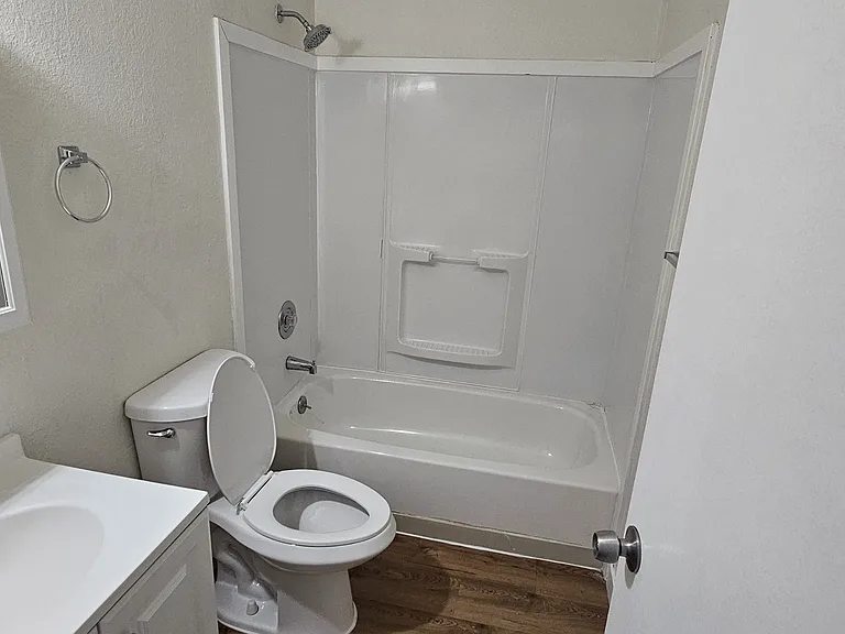 409 SW 155th St #4 — Photo 7