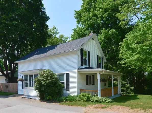 53 Mechanic St, Gilbertville, MA 01031