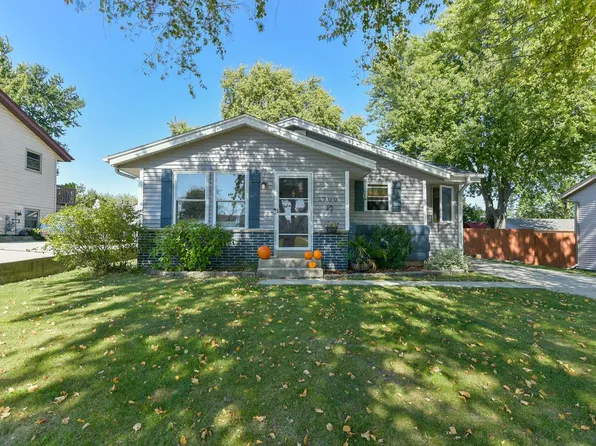 1700 Edgewood AVENUE, South Milwaukee, WI 53172