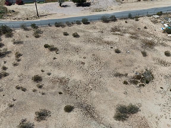 3rd image of 2738 W ROLLS Road