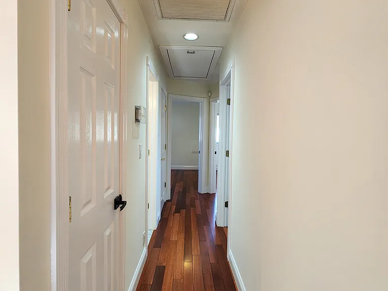1029 Merriam Rd — Photo 8