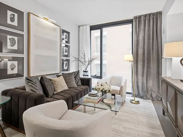 55 Lagrange St #905, Boston, MA 02116