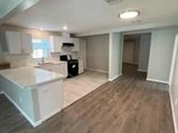 3211 Retta St, Houston, TX 77026