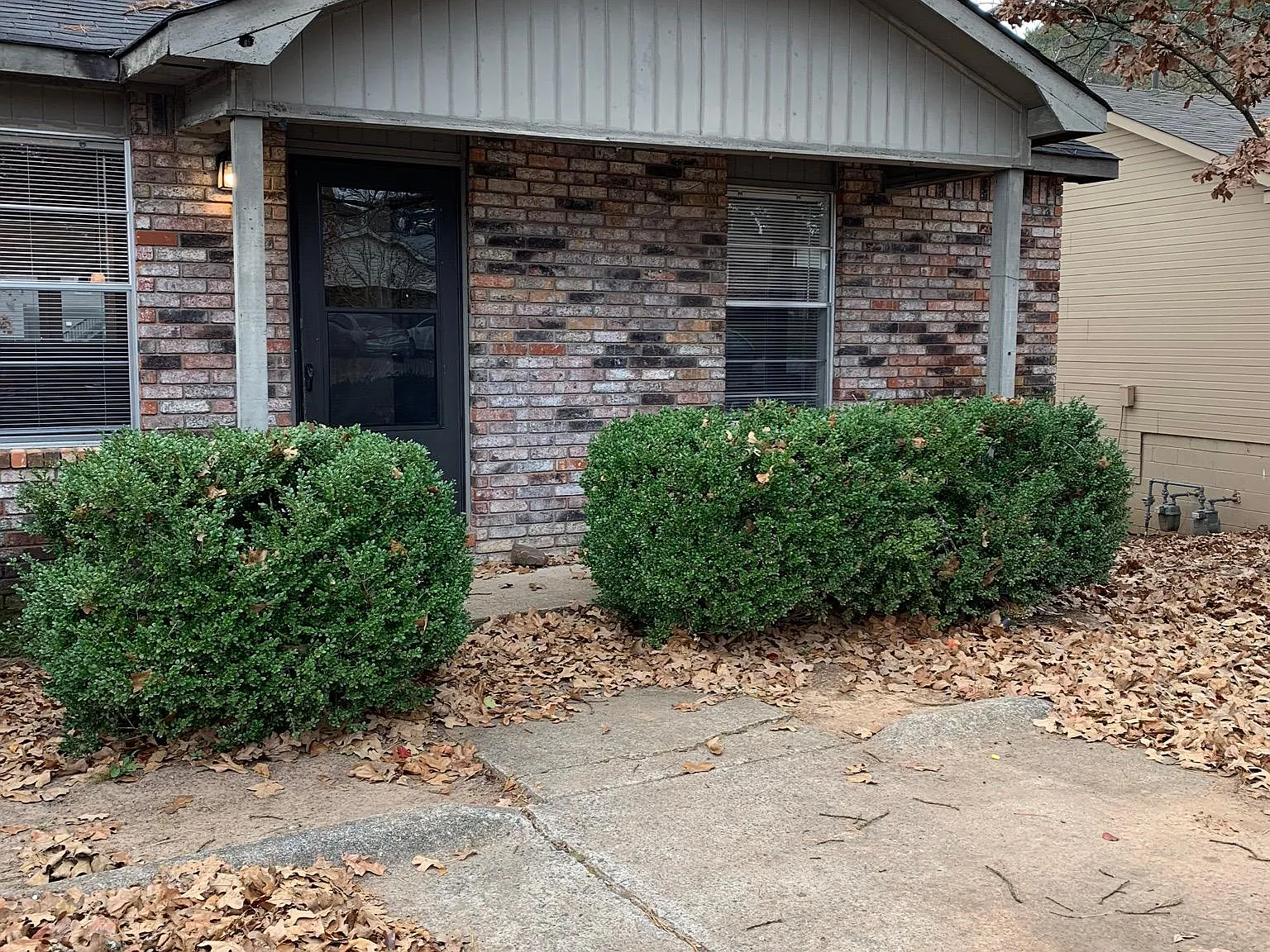 2 bed, 900 sqft, $875 — Photo 1