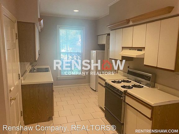 2nd image of 3319 Highland Park Pl