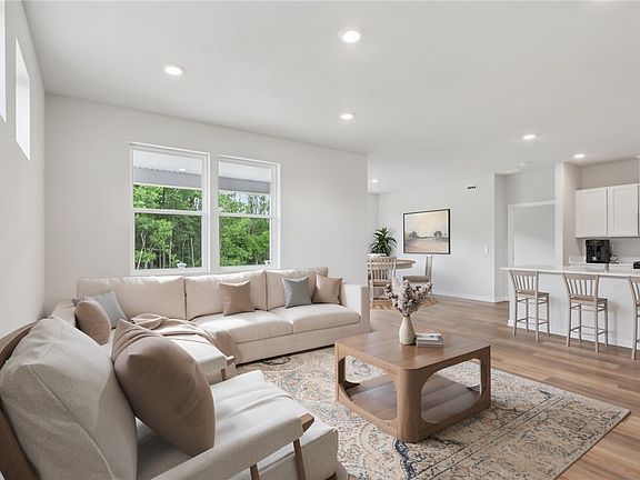 3rd image of 369 Gleneagles Dr
