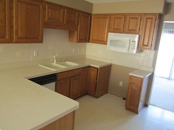 4th image of 49575 Bishop Ct