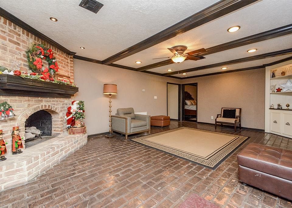 2nd image of 1711 Corral Dr