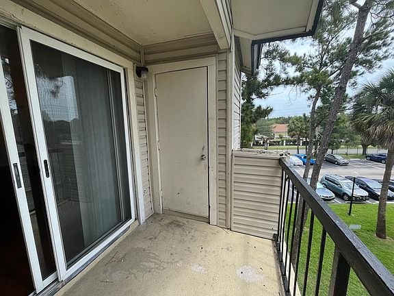4th image of 1932 Lake Atriums Cir #74-74HOA