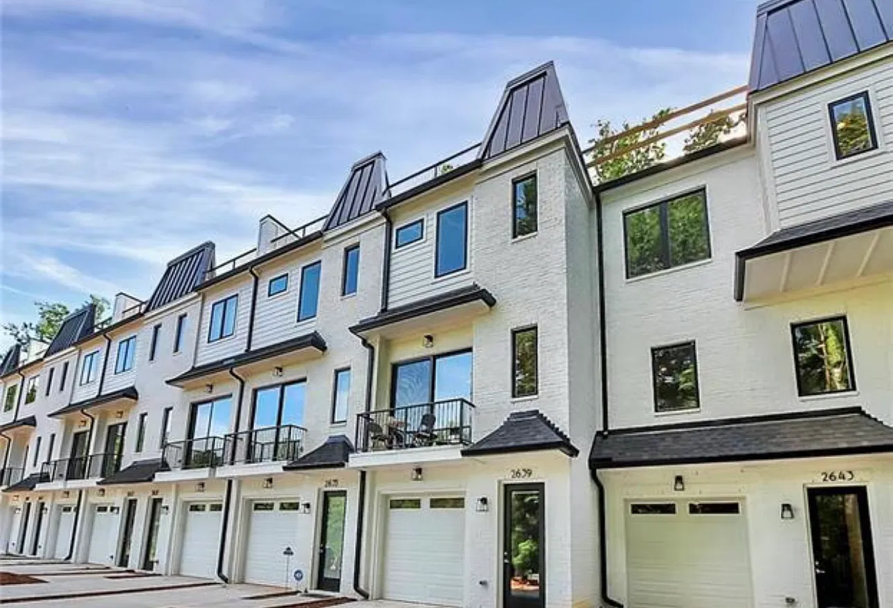 3 bed, 3.5 bath, 1455 sqft, $2,700 — Photo 1
