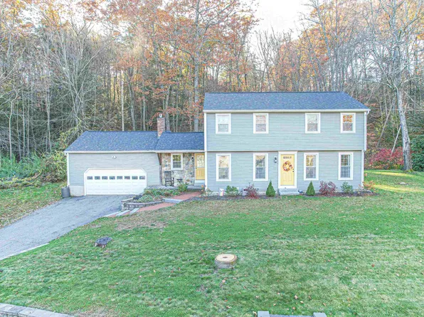 25 Green Meadow Lane, Bedford, NH 03110
