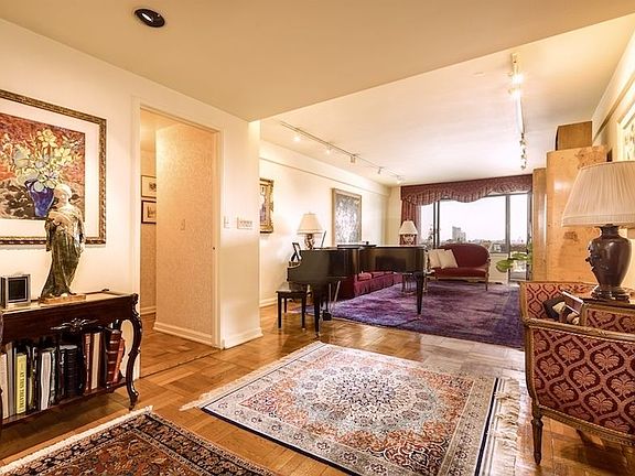 3rd image of 45 E End Ave APT 8A