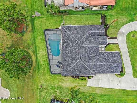 3rd image of 697 Spring Lake Dr
