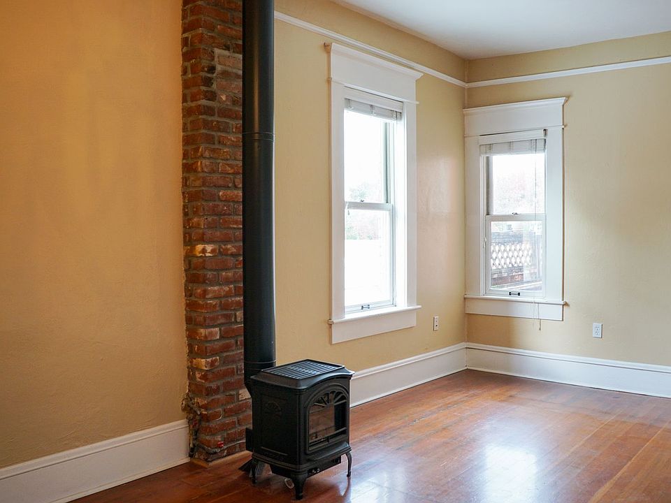 1st image of 1008 N Killingsworth St #4