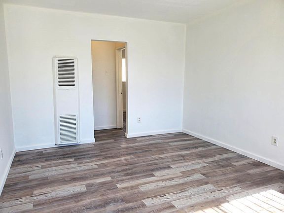 3rd image of 1803 W 77th St APT 6