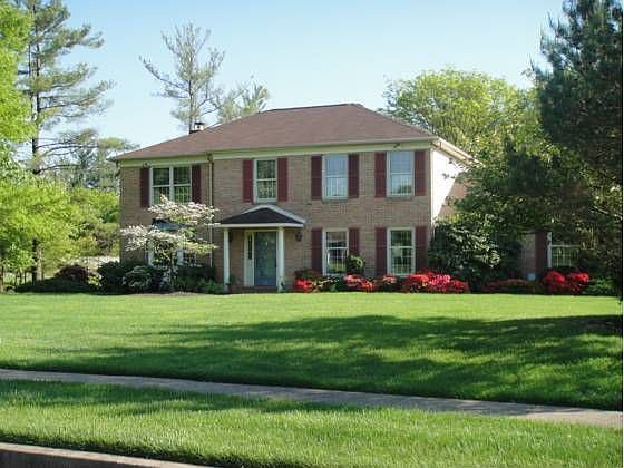 2nd image of 204 Spruce Cir