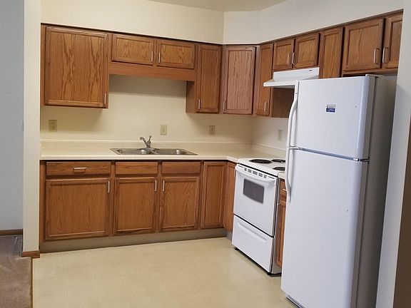 2nd image of 1701 Woodland Cir APT 111