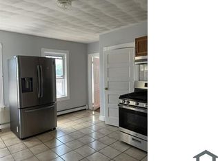 522 Pawtucket Ave #2, Pawtucket, RI 02860