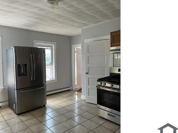 522 Pawtucket Ave #2