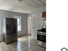 522 Pawtucket Ave, Pawtucket, RI