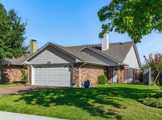 119 Mountain View Dr, Bedford, TX 76021