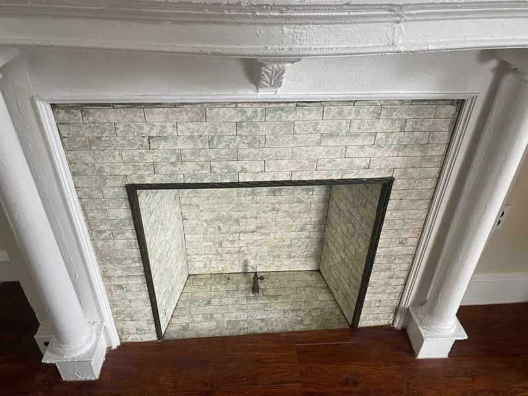 2047 Christian St #2R — Photo 6