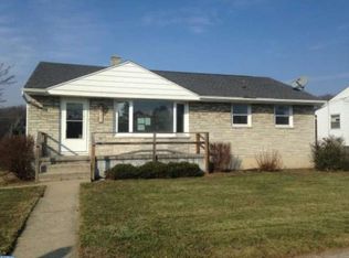 301 2nd St, Pine Grove, PA 17963