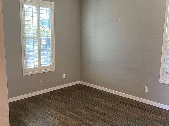 3rd image of 3018 W Woburn Ln