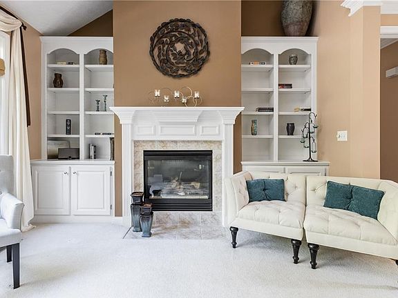 4th image of 18535 Oakmont Dr
