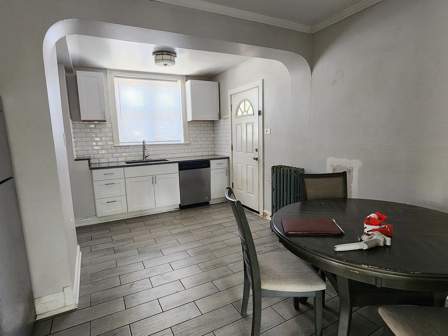 2 bed, 922 sqft, $1,700 — Photo 3