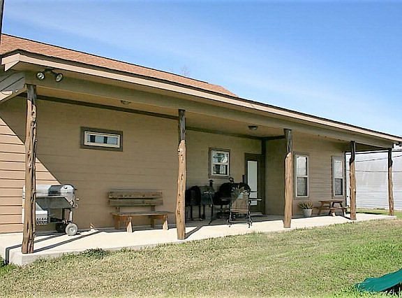 4th image of 918 Pecan Valley Dr