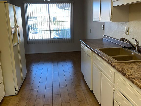 2nd image of 9619 W Glen Oaks Cir