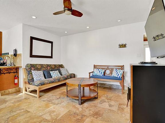 5th image of 608 SE 3rd Ave #A