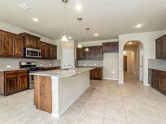 4th image of 1720 McGee Ave