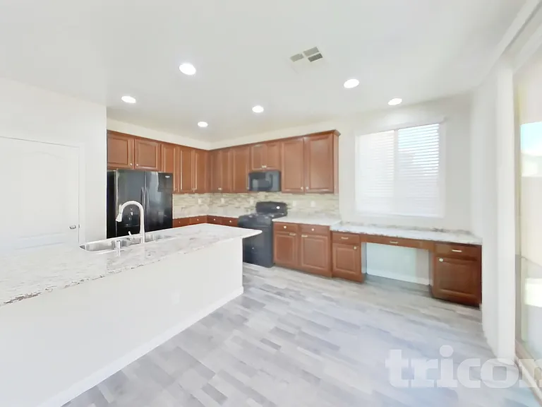 6410 Jacobville Ct — Photo 4