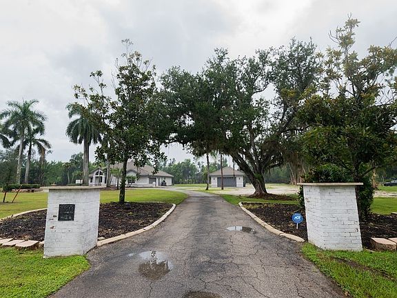 4th image of 15200 Sweetwater Ct
