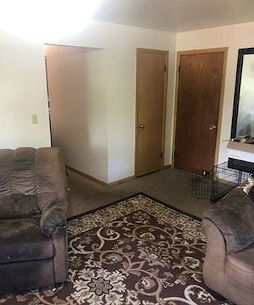 Front entry into unit/ entry closet